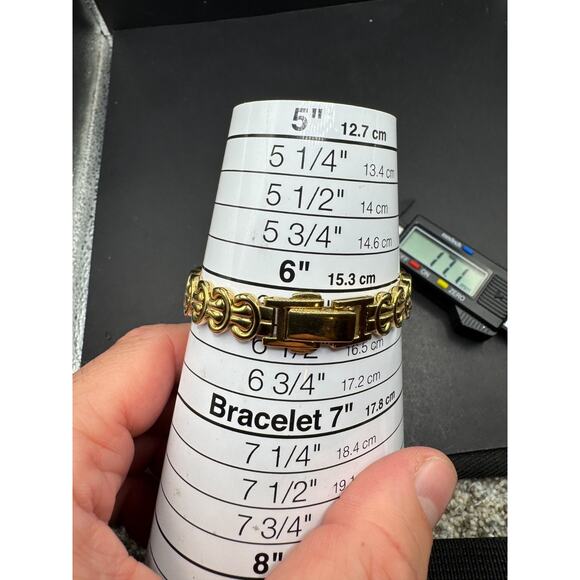 Citizen Eco-Drive B023-K003768 Gold Tone Women's Analog 17mm Wrist Watch - Picture 13 of 13